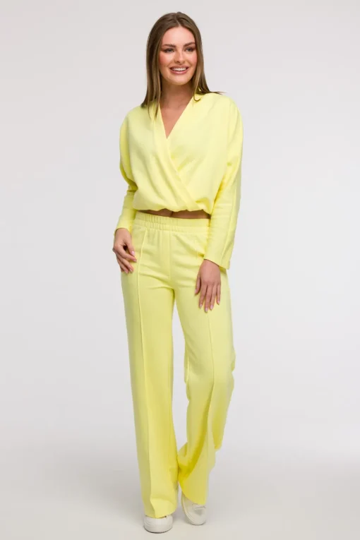 Spodnie dresowe z nogawkami typu wide leg - cytrynowe