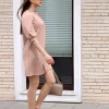 Sukienka dresowa z bufiastymi rękawami - mocca
