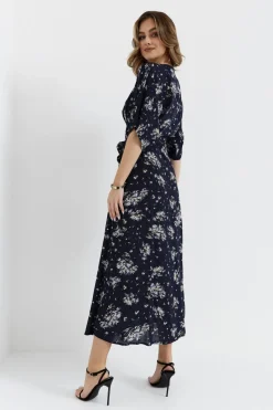 Sukienka maxi wiązana w pasie - model 4