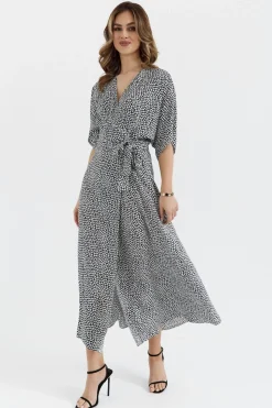 Sukienka maxi wiązana w pasie - model 2