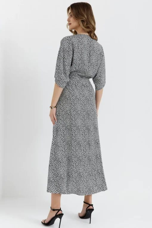Sukienka maxi wiązana w pasie - model 2
