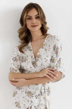 Sukienka maxi wiązana w pasie - model 3