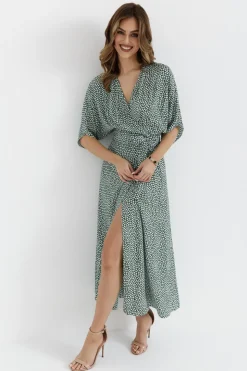 Sukienka maxi wiązana w pasie - model 1