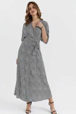 Sukienka maxi wiązana w pasie - model 2
