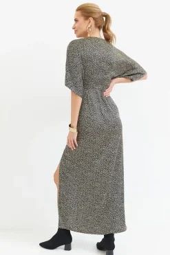 Sukienka maxi z rozcięciem na przodzie - model 1