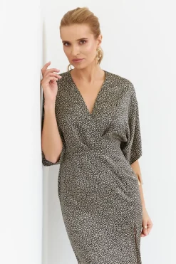 Sukienka maxi z rozcięciem na przodzie - model 1