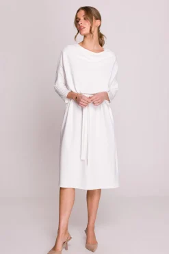 Sukienka oversize z paskiem w talii - ecru