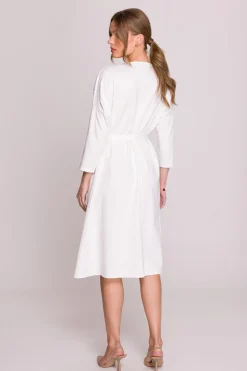 Sukienka oversize z paskiem w talii - ecru
