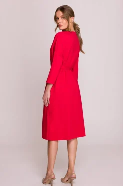 Sukienka oversize z paskiem w talii - czerwona