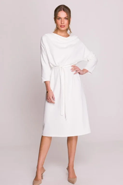 Sukienka oversize z paskiem w talii - ecru