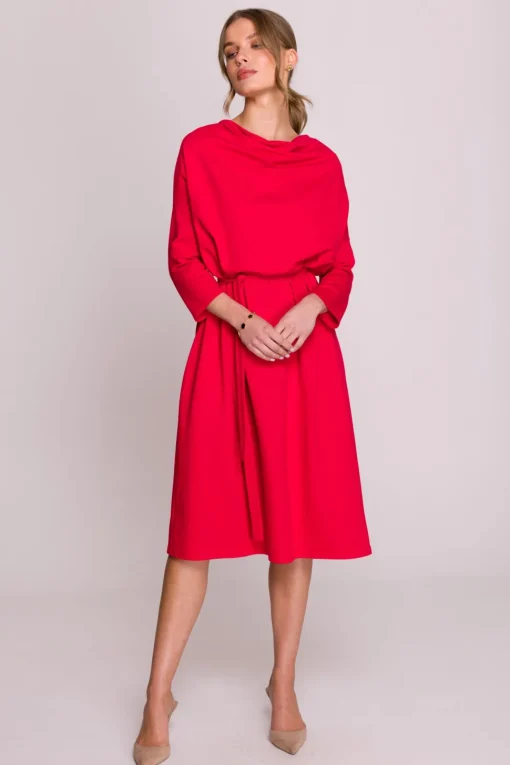 Sukienka oversize z paskiem w talii - czerwona