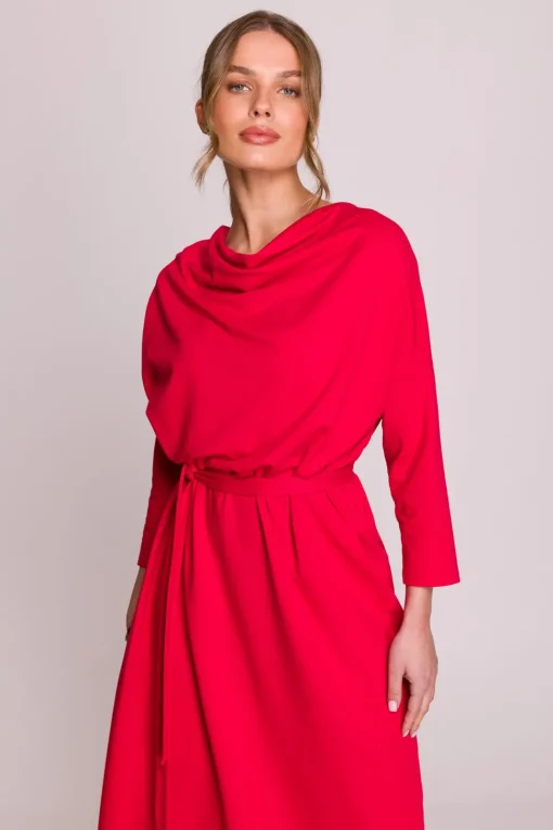 Sukienka oversize z paskiem w talii - czerwona
