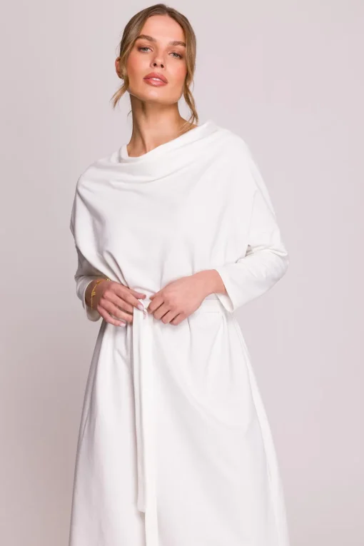 Sukienka oversize z paskiem w talii - ecru
