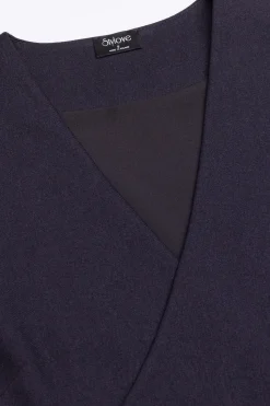 Sukienka ołówkowa midi z ozdobnymi guzikami - czarna