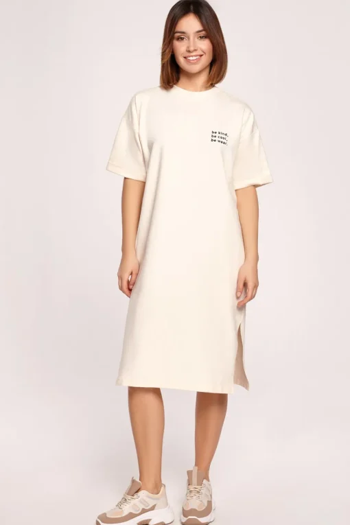 Sukienka t-shirtowa midi - śmietankowa