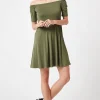 Sukienka z odkrytymi ramionami - khaki