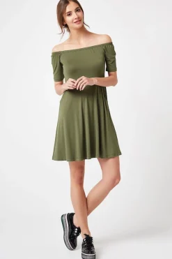 Sukienka z odkrytymi ramionami - khaki