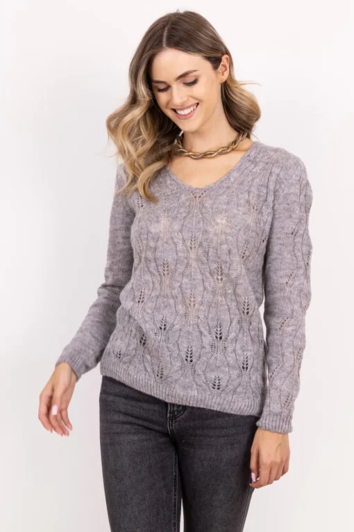 Sweter ażurowy w warkocze – szary