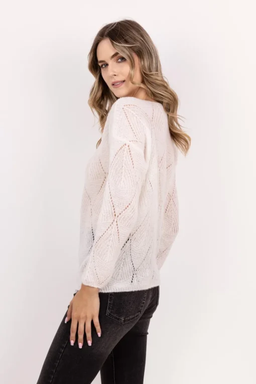 Sweter ażurowy z dekoltem w serek – ecru