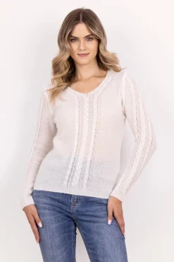 Sweter damski z warkoczami – ecru