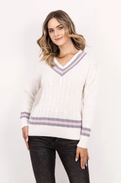 Sweter z ozdobnym dekoltem w serek - ecru-róż