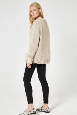 Sweter z wiązanymi rękawami - beżowy