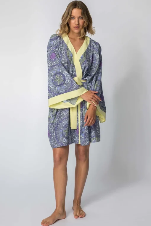 Szlafrok o kroju kimono z nadrukiem - model 1