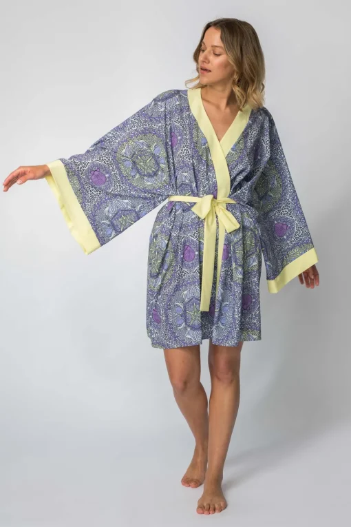 Szlafrok o kroju kimono z nadrukiem - model 1