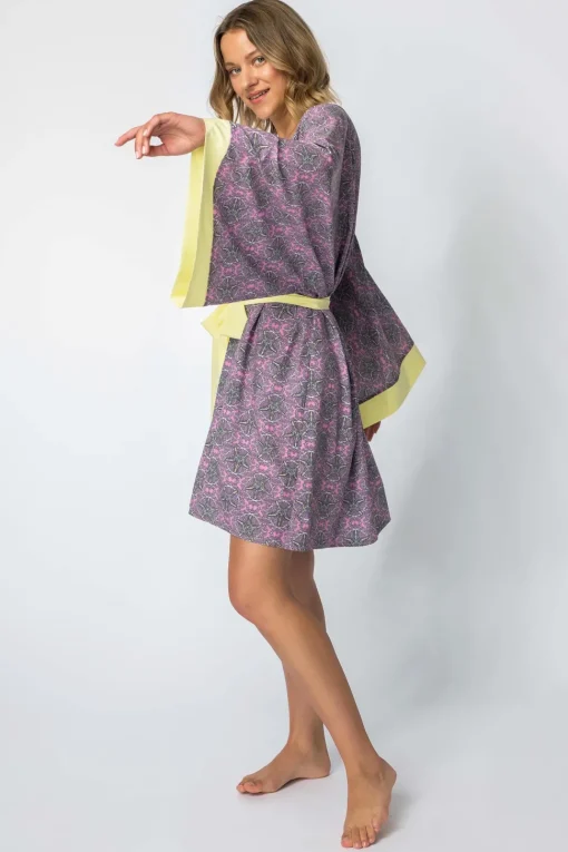 Szlafrok o kroju kimono z nadrukiem - model 2