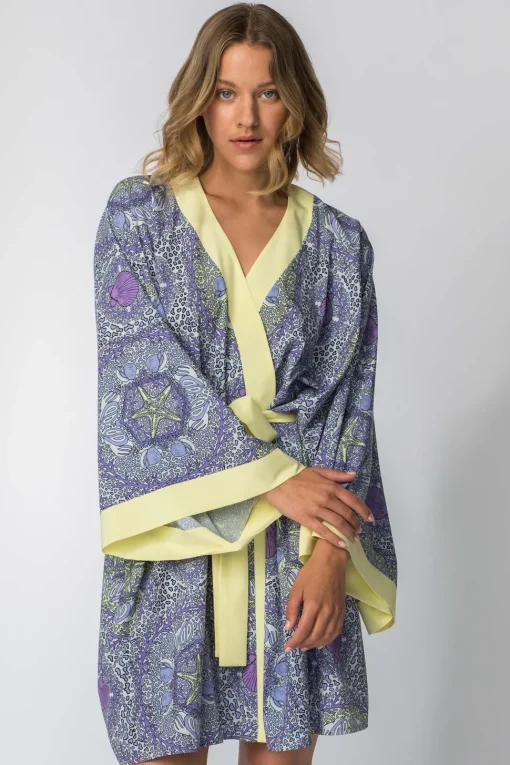 Szlafrok o kroju kimono z nadrukiem - model 1