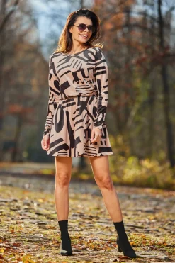 Wzorzysta sukienka mini z długim rękawem - beżowa
