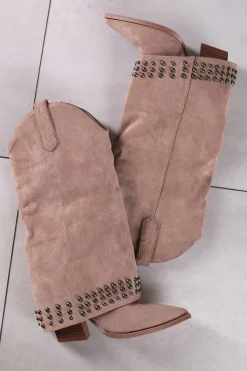 Zamszowe wysokie buty z ćwiekami Allie - brązowe